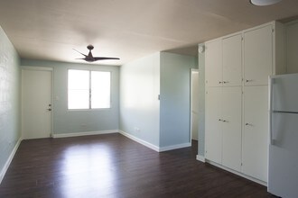 Hale Palolo Apartments in Honolulu, HI - Building Photo - Interior Photo