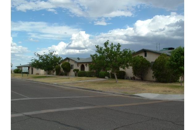 Erin Apartments in Needles, CA - Building Photo