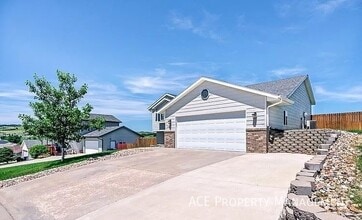 112 Viking Dr in Rapid City, SD - Building Photo - Building Photo