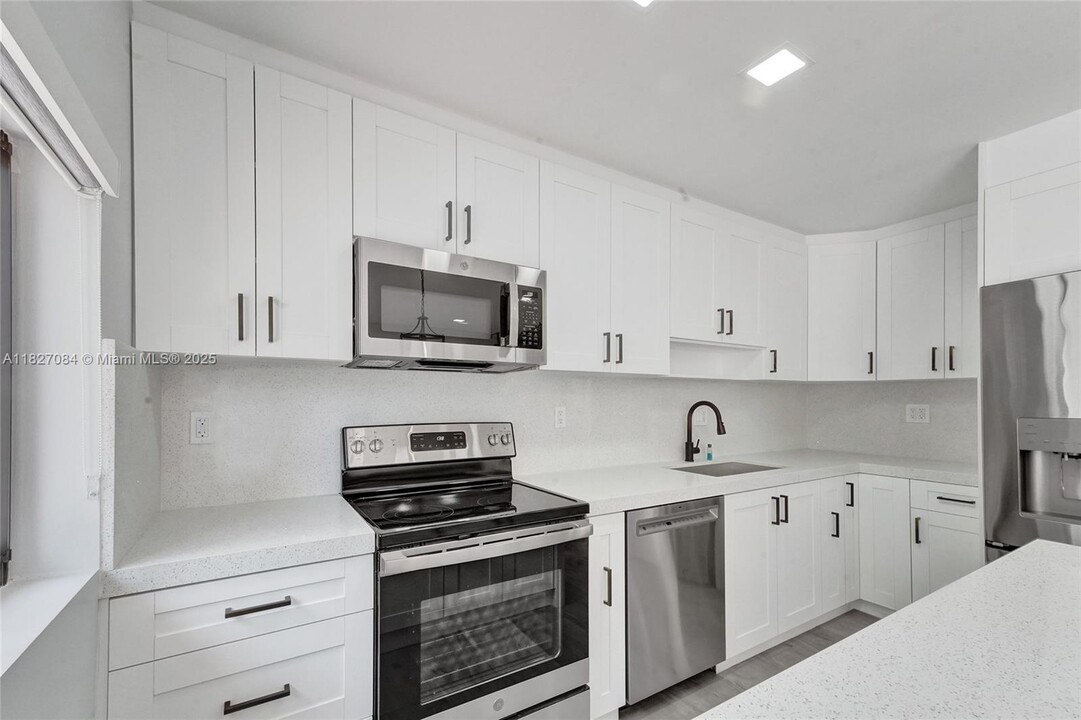 7751 SW 102nd Pl in Miami, FL - Building Photo