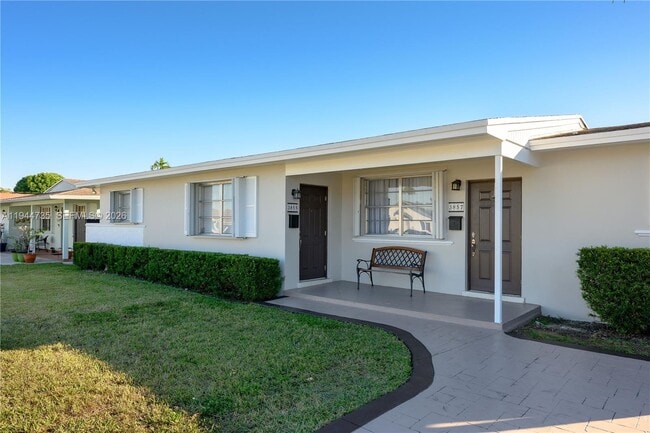 3855 SW 87th Pl in Miami, FL - Building Photo - Building Photo