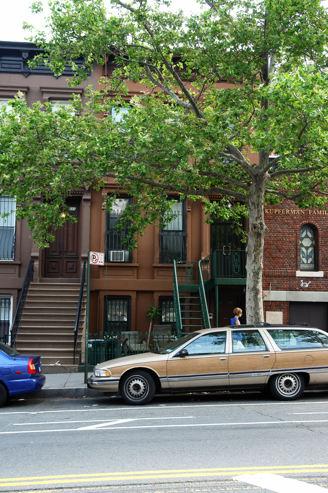 397 9th St in Brooklyn, NY - Foto de edificio - Building Photo