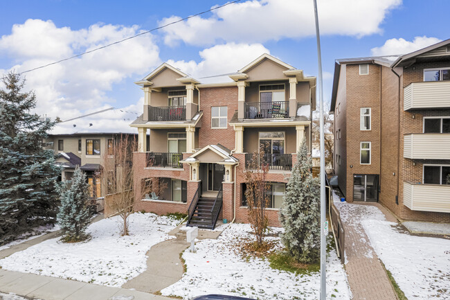 1925 24A St SW in Calgary, AB - Building Photo - Building Photo