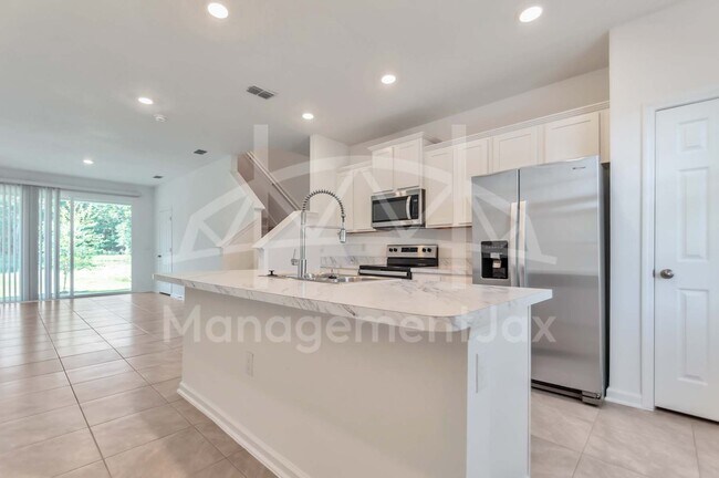 8356 Zenith Cir in Jacksonville, FL - Building Photo - Building Photo