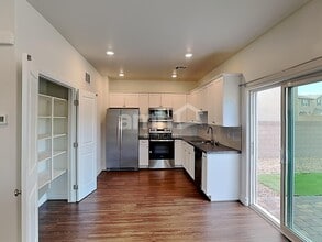 4719 Tree Swing St in North Las Vegas, NV - Building Photo - Building Photo