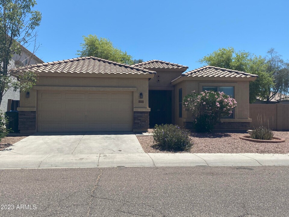6311 S 44th Ave in Phoenix, AZ - Building Photo