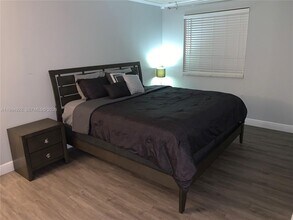 18356 NW 68th Ave in Hialeah, FL - Building Photo - Building Photo