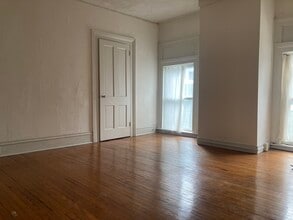 437 N Aurora St, Unit #2 in Ithaca, NY - Building Photo - Building Photo