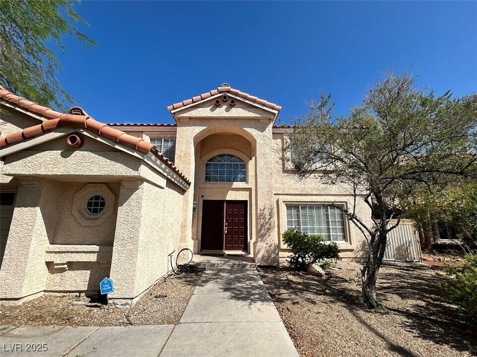 1480 La Brea Rd in Henderson, NV - Foto de edificio
