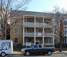 1630 Monument Ave in Richmond, VA - Foto de edificio - Building Photo