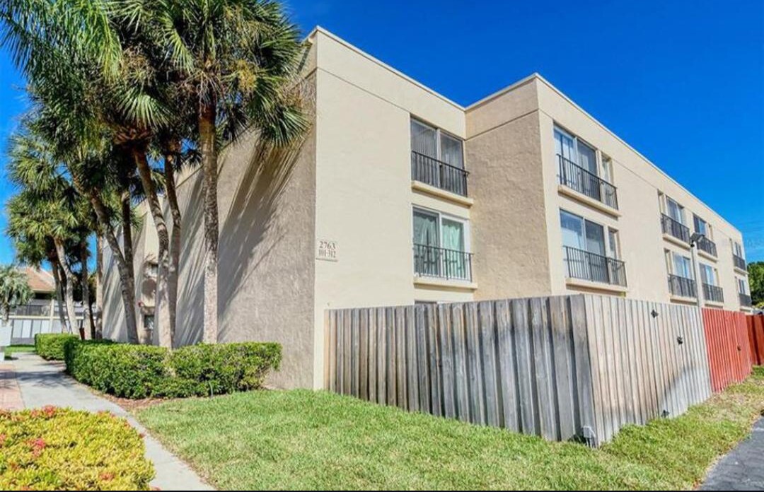 2763 Woodgate Ln in Sarasota, FL - Building Photo