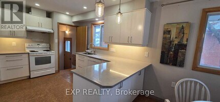 46 Munroe St in Kitchener, ON - Building Photo - Building Photo