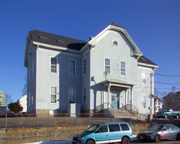 870 Pine St in Fall River, MA - Foto de edificio - Building Photo