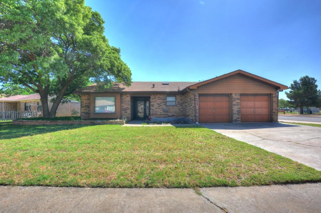 8607 Geneva Ave in Lubbock, TX - Foto de edificio