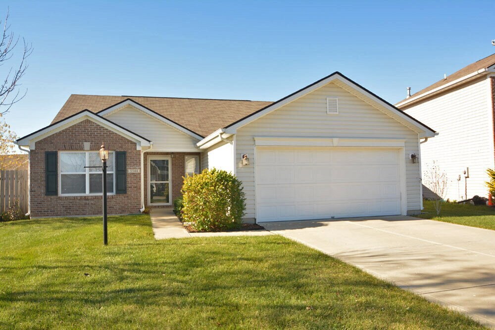 5544 Wild Horse Dr in Indianapolis, IN - Building Photo