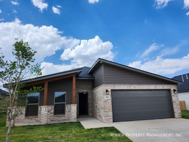 property at 2926 138th St