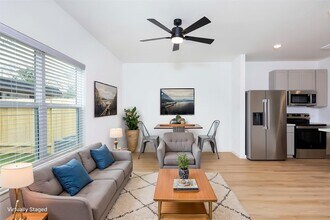 1989 Longmire Villas Ct in Conroe, TX - Building Photo - Building Photo