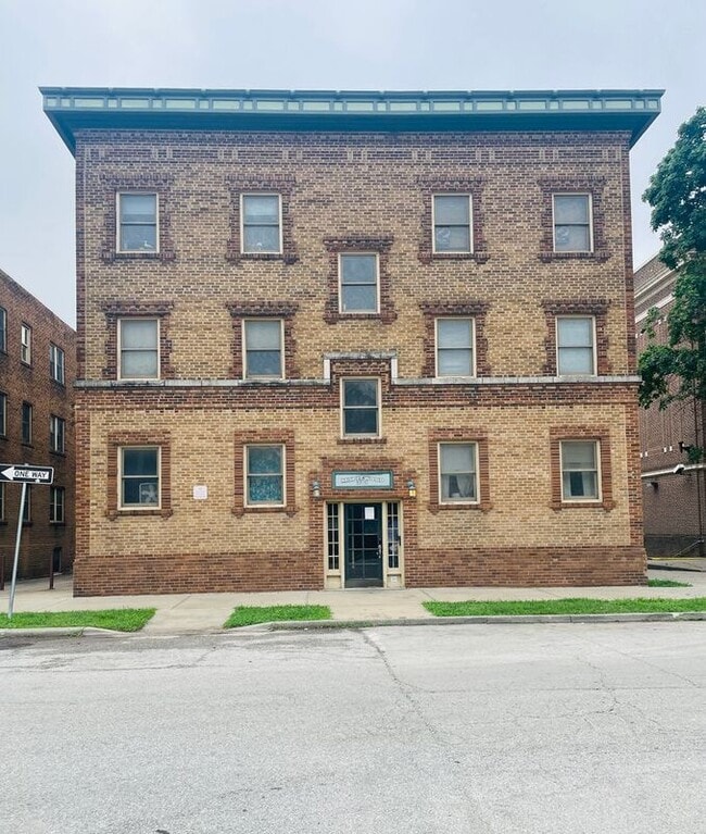 property at 701 W Maple Ave
