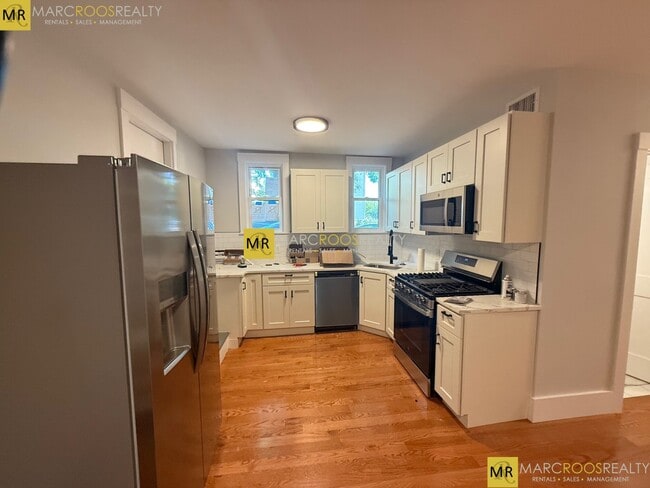 110 Marginal St, Unit 118-1 in Boston, MA - Foto de edificio - Building Photo