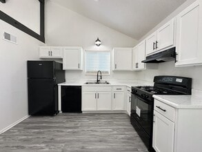 Kingsridge East Apartments in Blue Springs, MO - Foto de edificio - Building Photo