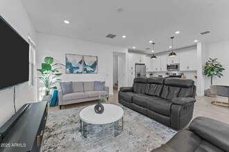 4077 S Sabrina Dr in Chandler, AZ - Building Photo - Building Photo