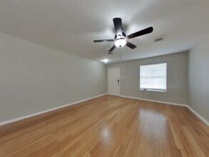 21918 Willow Shade Ln in Tomball, TX - Building Photo - Building Photo