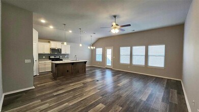 719 Mossy Rd in Norman, OK - Building Photo - Building Photo