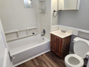 621 E Main St in Lancaster, OH - Building Photo - Building Photo