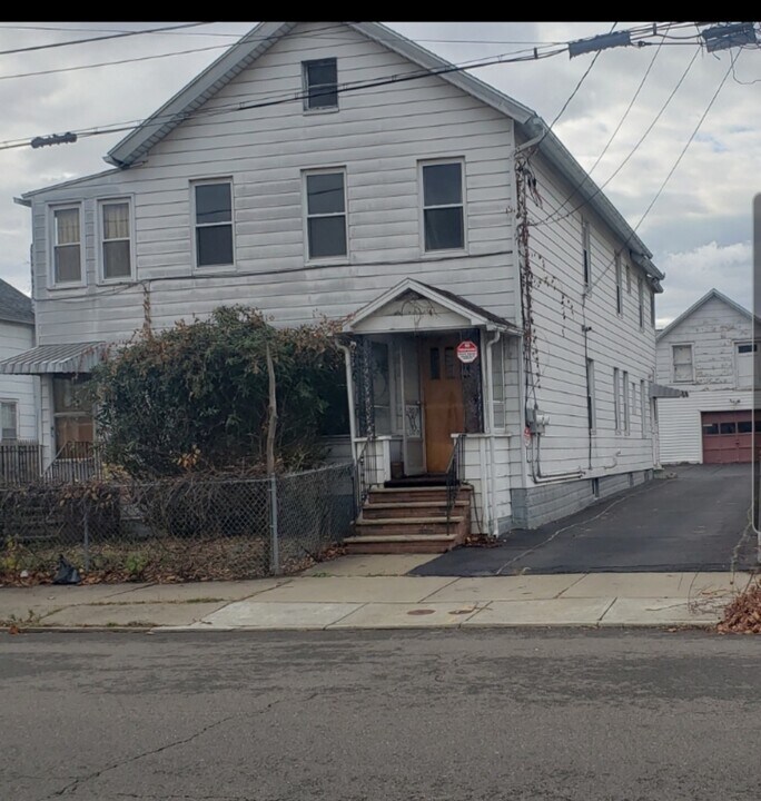 23 Rutherford St, Unit 2nd floor in Binghamton, NY - Foto de edificio
