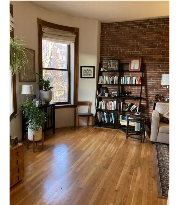 752 Tremont St, Unit 1 in Boston, MA - Building Photo - Building Photo