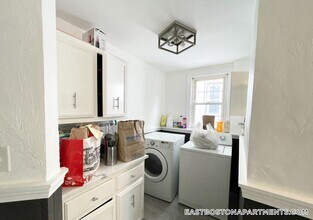 31 Falcon St in Boston, MA - Building Photo - Building Photo