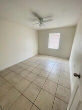 1000 NW 11th Ct in Fort Lauderdale, FL - Building Photo - Building Photo