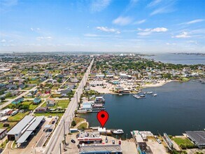 6104 Heards Ln in Galveston, TX - Foto de edificio - Building Photo