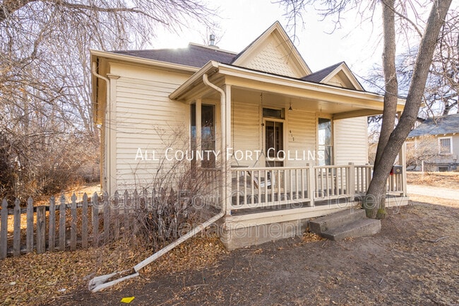 property at 417 E Mulberry St