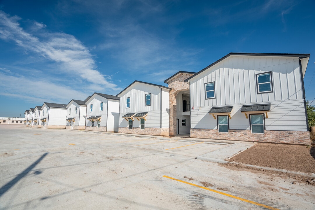 716 Ragland Road in Mission, TX - Foto de edificio