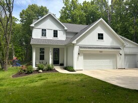 10321 E C Ave in Richland, MI - Building Photo