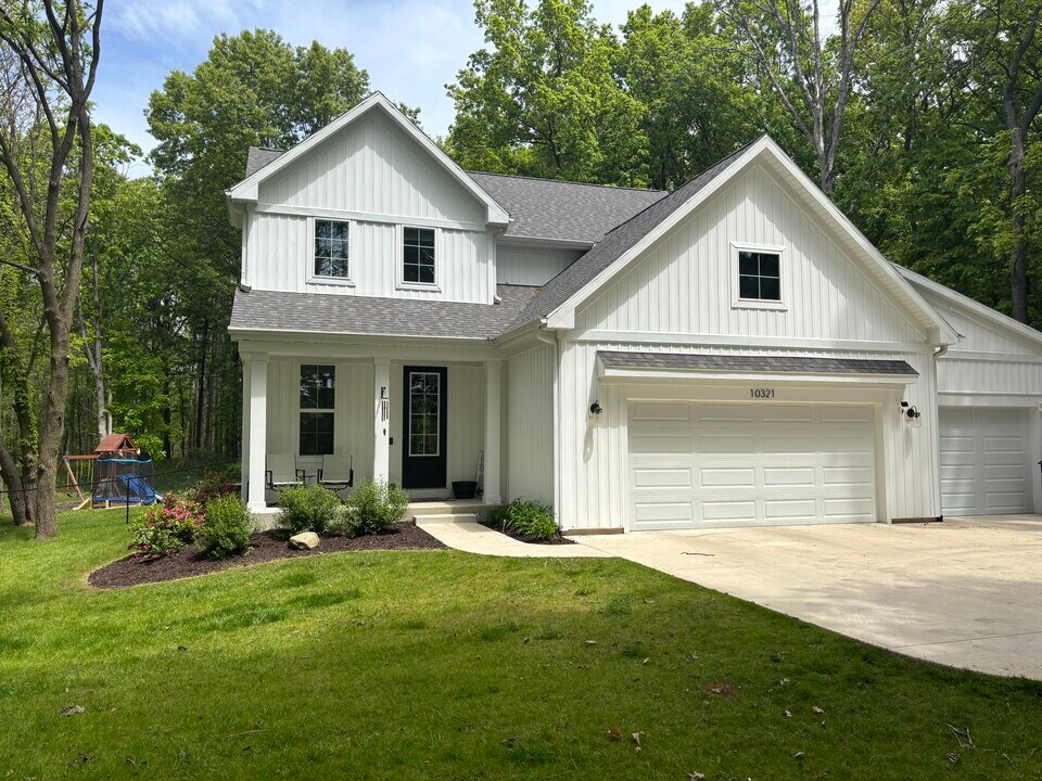 10321 E C Ave in Richland, MI - Building Photo