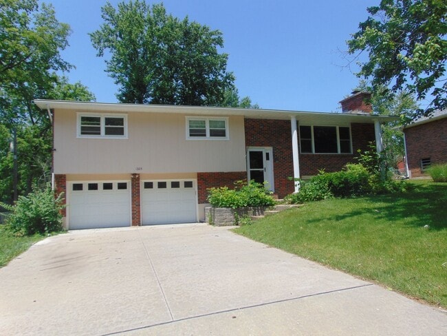 property at 1305 Jake Ln