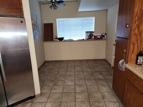 8879 Sunset Ave, Unit Main House in Fair Oaks, CA - Foto de edificio - Building Photo