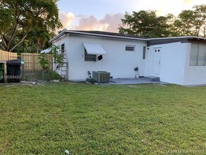 1545 NE 138th St-Unit -1 in North Miami, FL - Building Photo - Building Photo