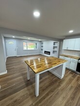 212 Simmons Dr in Ripley, WV - Building Photo - Building Photo