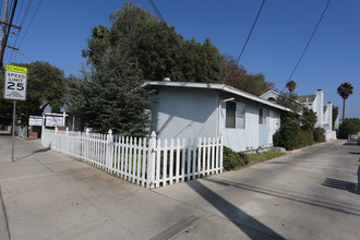 2212 Placentia Ave in Costa Mesa, CA - Foto de edificio - Building Photo