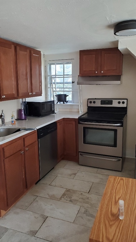 property at 1113 E Genesee St