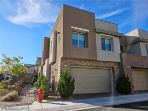 600 N Carriage Hill Dr in Las Vegas, NV - Building Photo - Building Photo