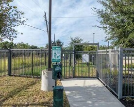 200 Maple Ln in Elgin, TX - Building Photo - Building Photo