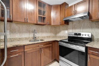 11398 Royal Palm Blvd in Coral Springs, FL - Building Photo - Building Photo