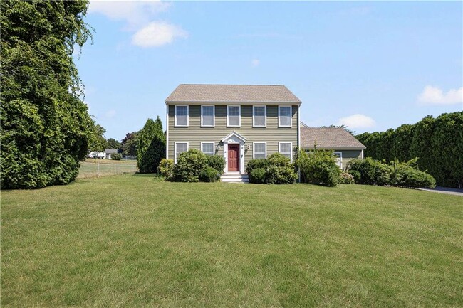 18 Vanderbilt Ln in Portsmouth, RI - Building Photo - Building Photo