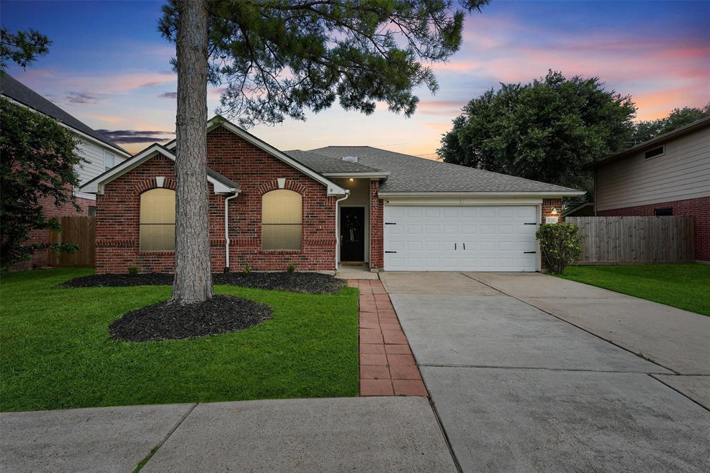 21327 Hadrian Dr in Katy, TX - Foto de edificio