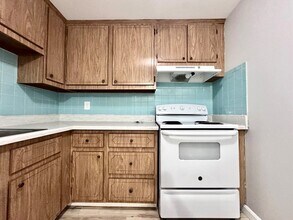 6 Old Colony Ln in Arlington, MA - Foto de edificio - Building Photo
