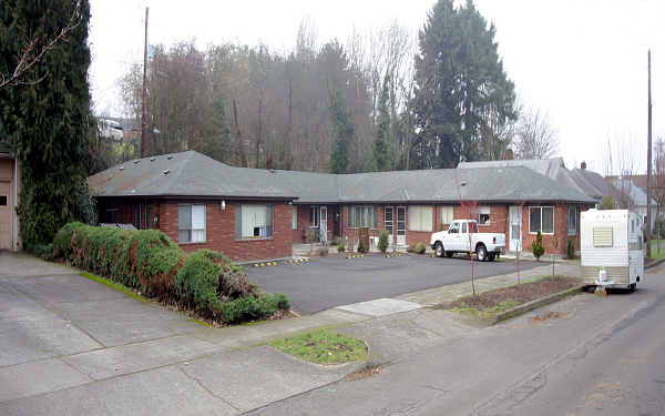 3386 SE Waverleigh Blvd in Portland, OR - Building Photo - Building Photo